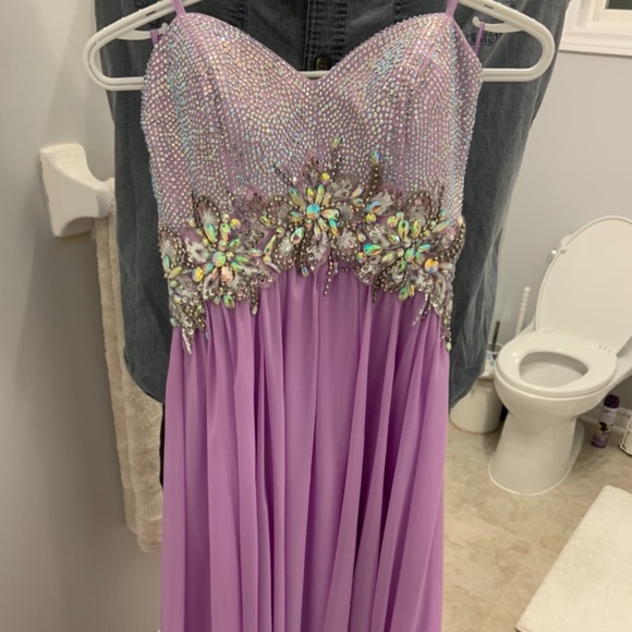 Prom dress - Picture 1 of 3